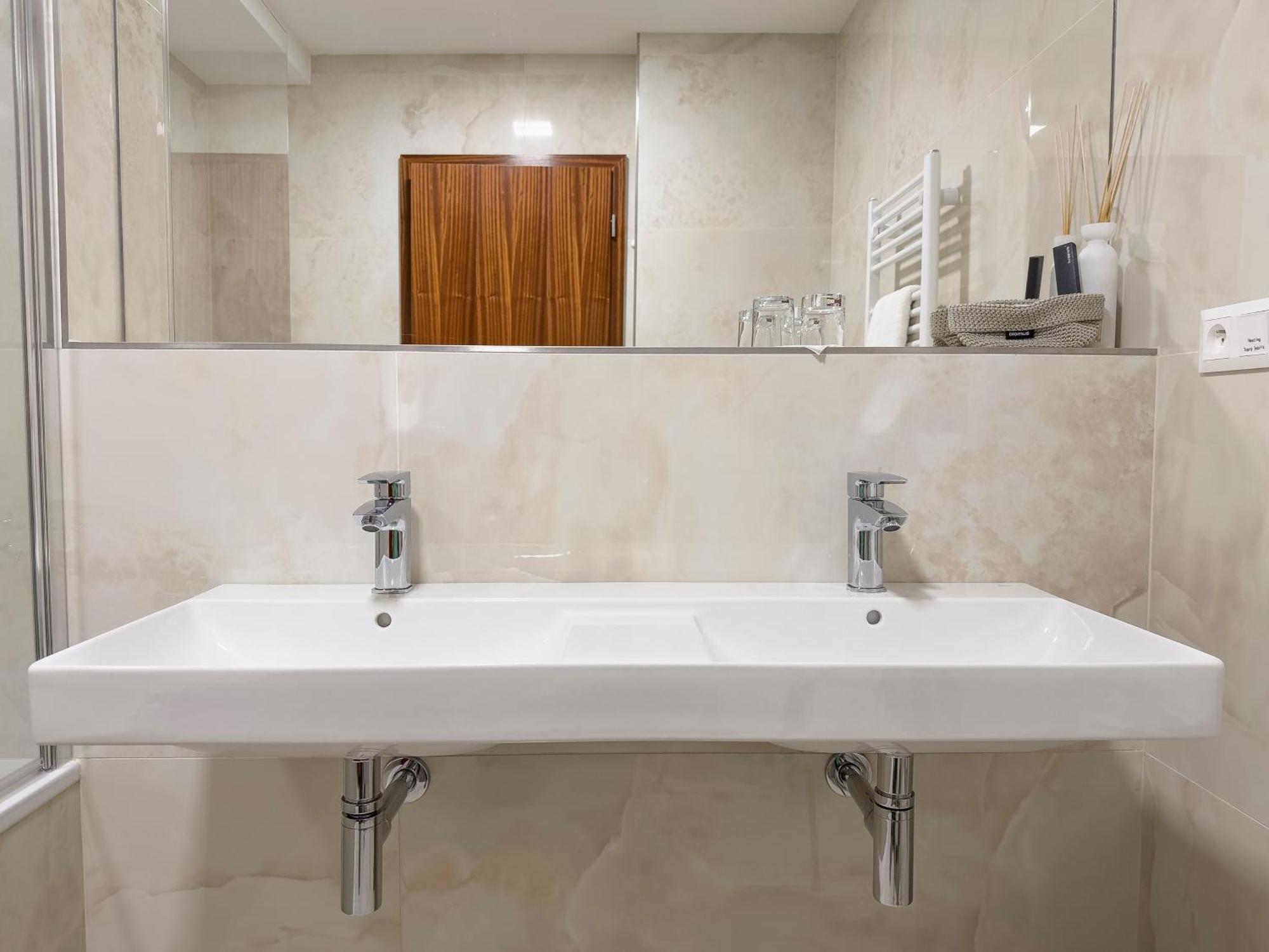 Hotel Cvilin 크르노프 외부 사진