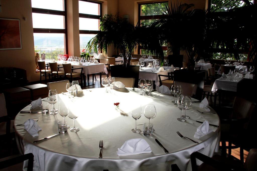 Hotel Cvilin 크르노프 외부 사진